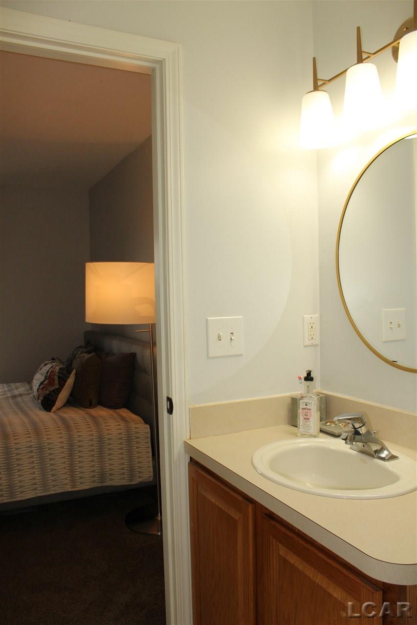 16988 Farmington Road Livonia, MI 48154 - Photo 19 of 23 31375175-19.JPG