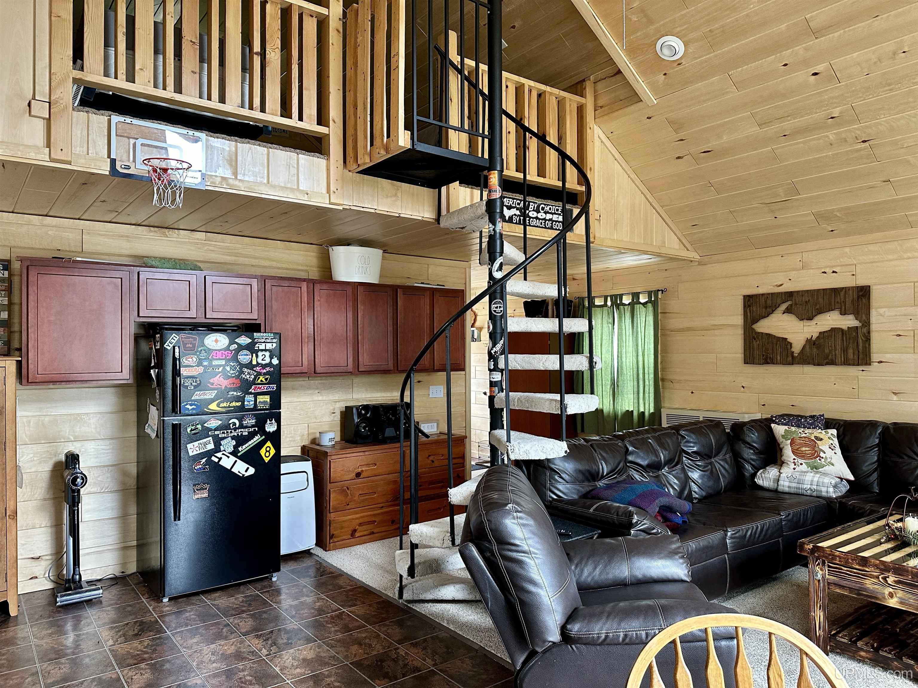 4024 Bloom Road Manistique, MI 49854 - Photo 4 of 35 Gallery Image 4