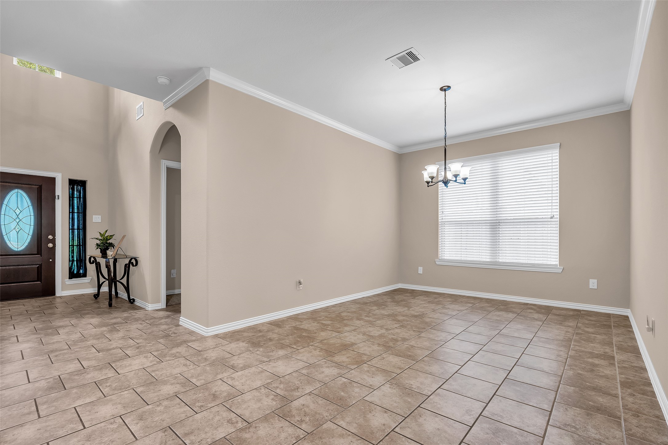 34 Sawbridge Circle Spring, TX 77389 - Photo 16 of 38 Huge Dining Room