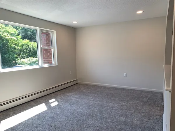 $2,000 | 9 Dyer Court, Unit C, Danvers, MA 01923