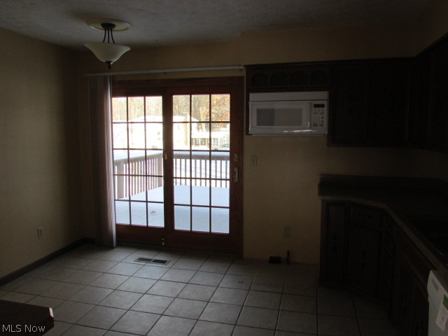 403 South Messner Road Akron, OH 44319 - Photo 5 of 10