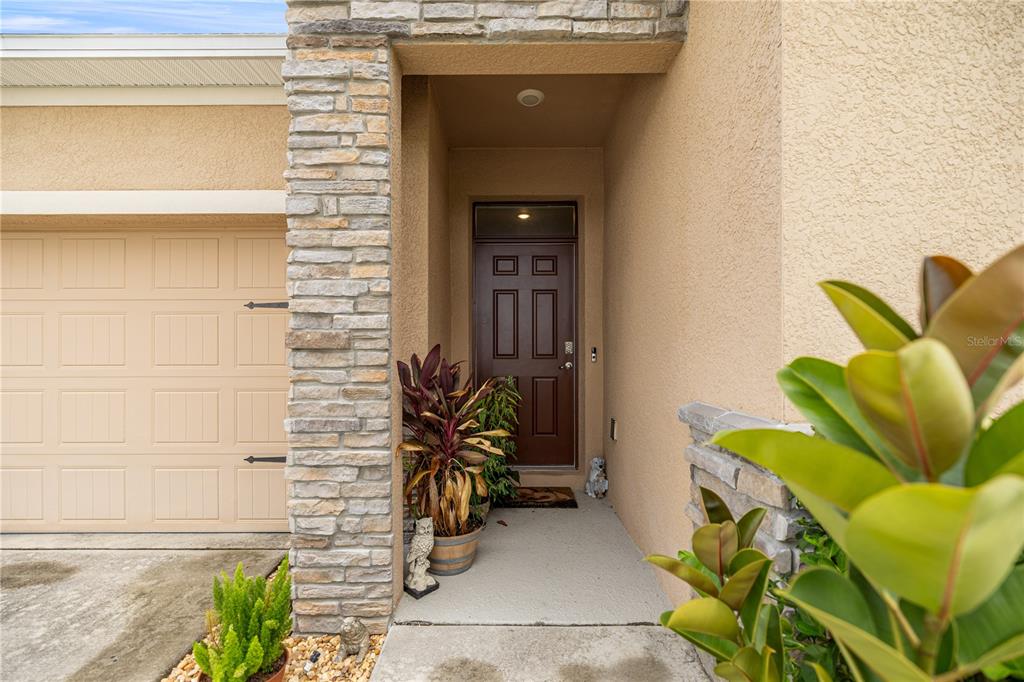 6125 Southwest 88th Loop Ocala, FL 34476 - Photo 6 of 29 a view of front door of house