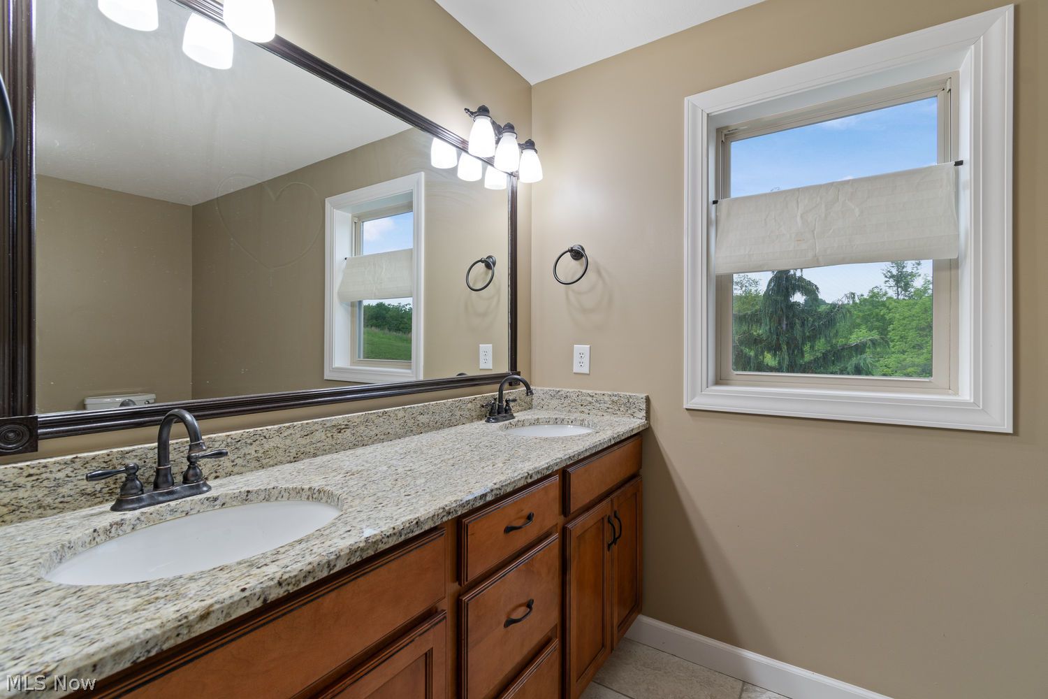 5230 Kinsey Valley Road Southwest New Philadelphia, OH 44663 - Photo 20 of 39 Master bath