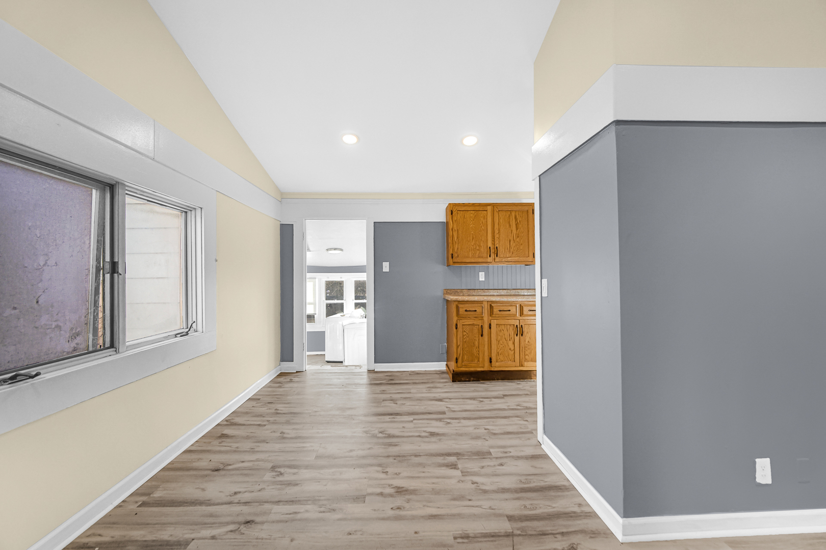 15409 Joliet Road Plainfield, IL 60544 - Photo 22 of 32 a view of a livingroom with wooden floor