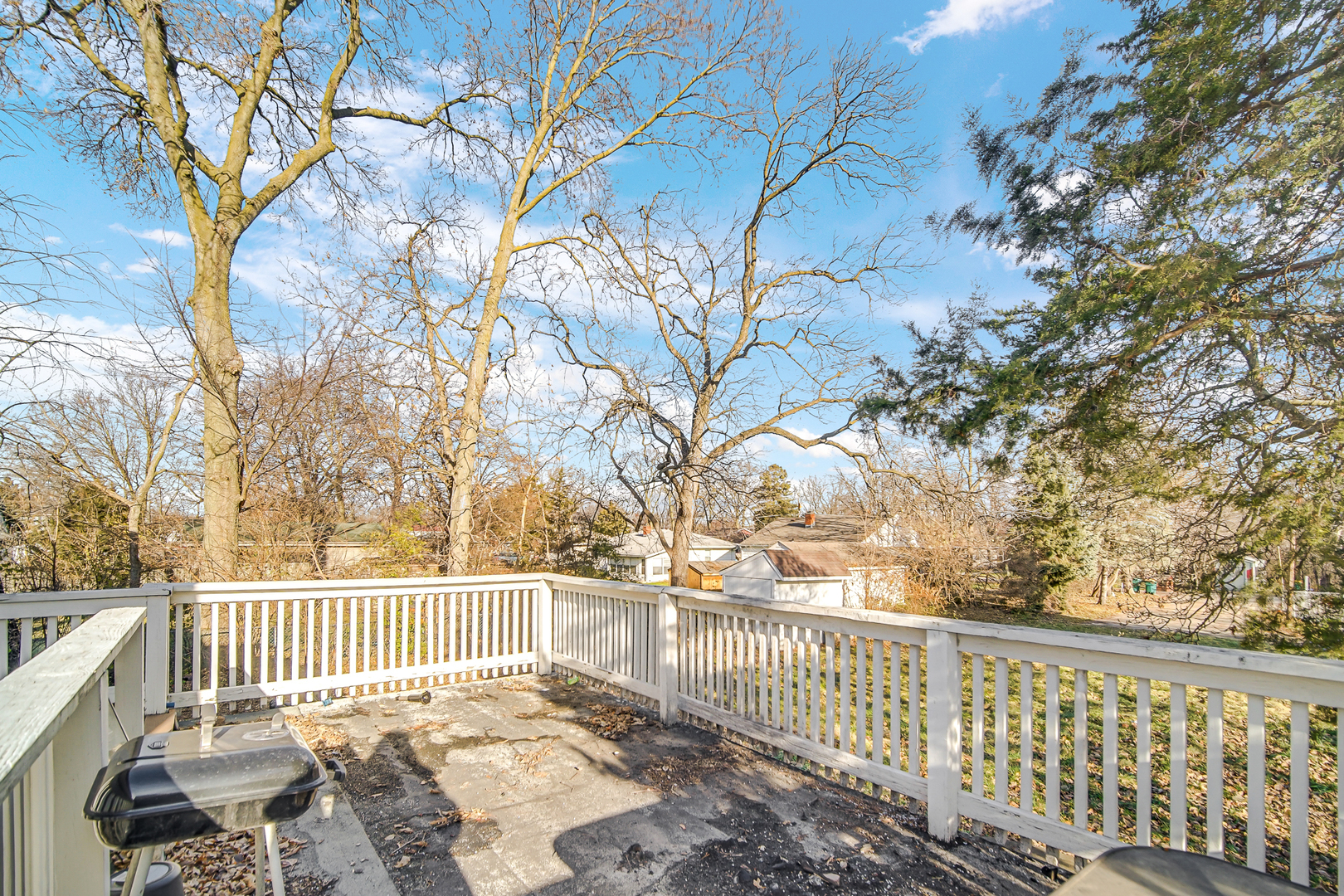 15409 Joliet Road Plainfield, IL 60544 - Photo 28 of 32 a view of a wooden fence