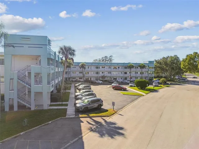 $174,900 | 2455 Finlandia Lane, Unit 67, Clearwater, FL 33763