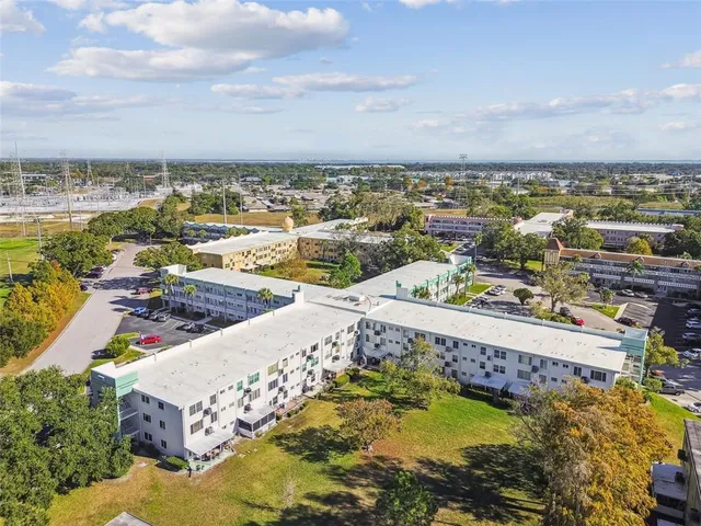 $174,900 | 2455 Finlandia Lane, Unit 67, Clearwater, FL 33763