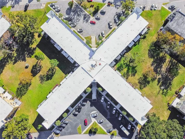 $174,900 | 2455 Finlandia Lane, Unit 67, Clearwater, FL 33763