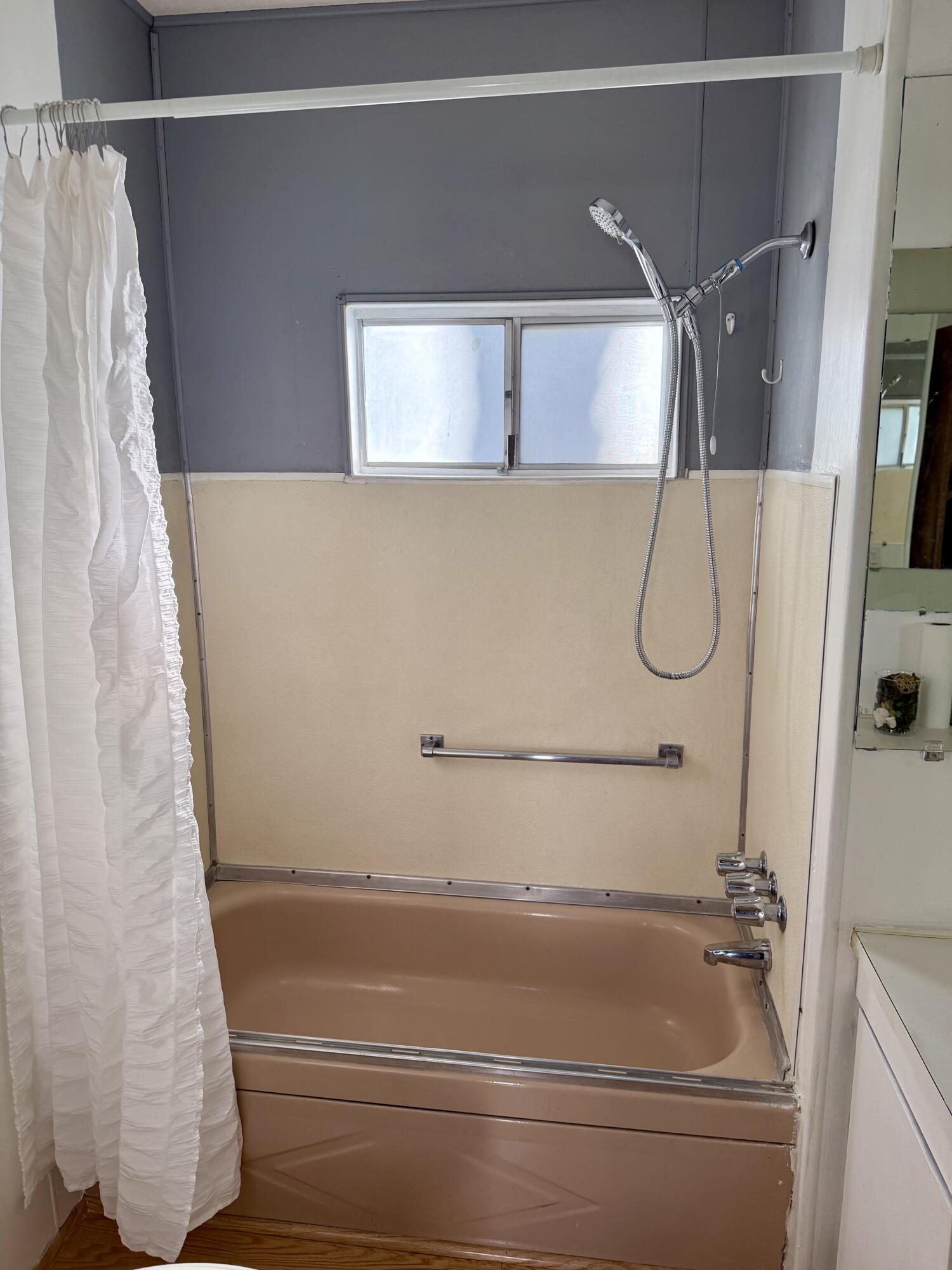 22 Jupiter Street Palm Springs, CA 92264 - Photo 27 of 35 a bathroom with a shower and a shower