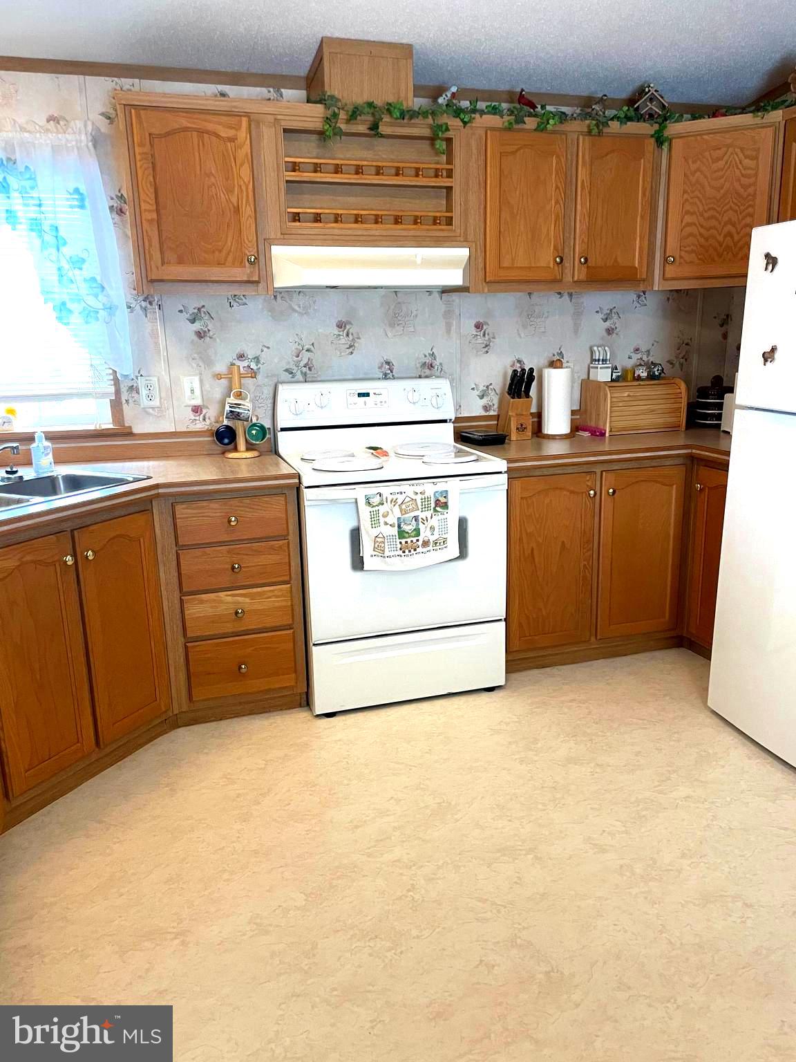 31 Jere Road Gordonville, PA 17529 - Photo 11 of 28 Lots of cupboards