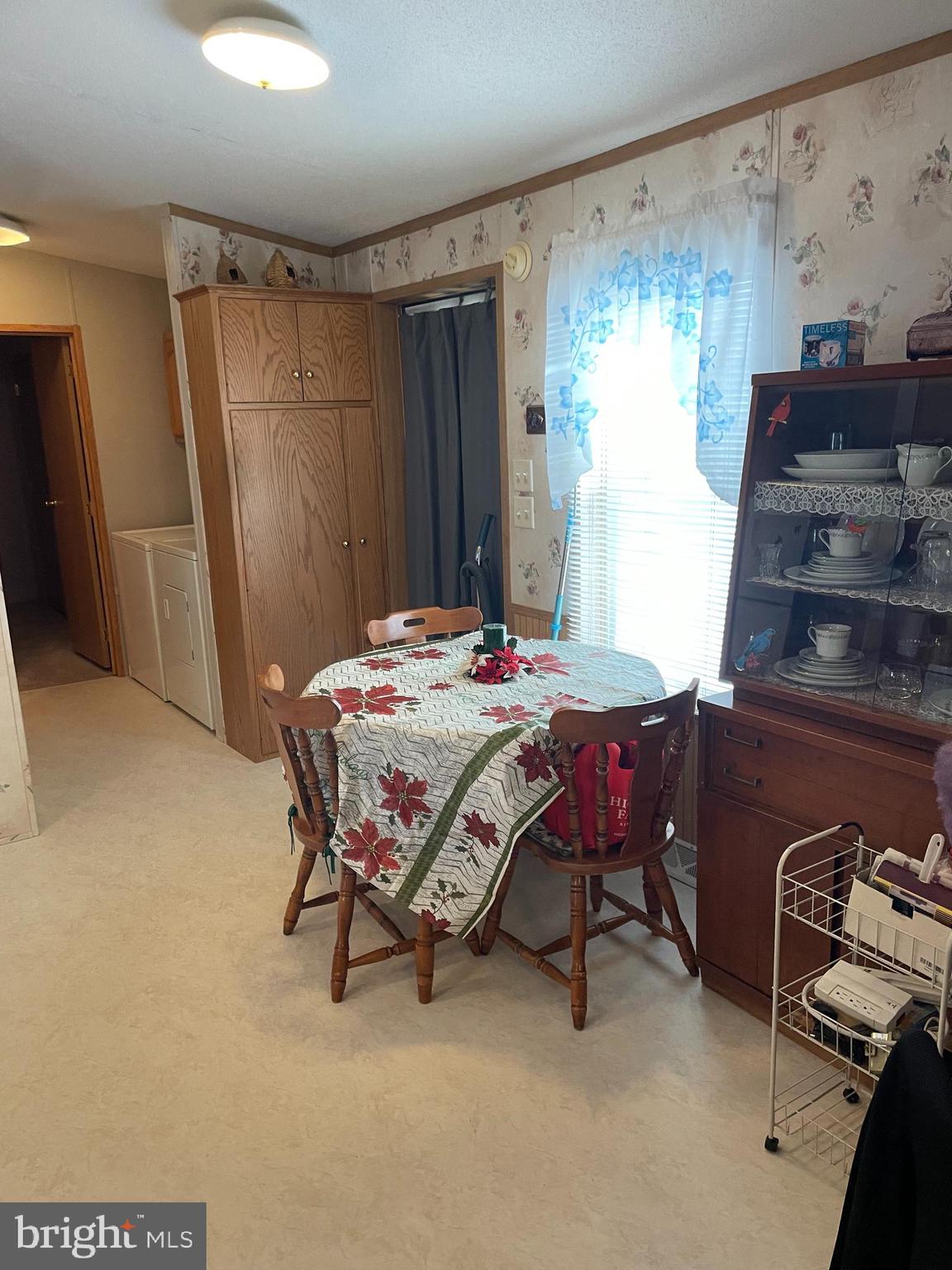 31 Jere Road Gordonville, PA 17529 - Photo 13 of 28 Dining area