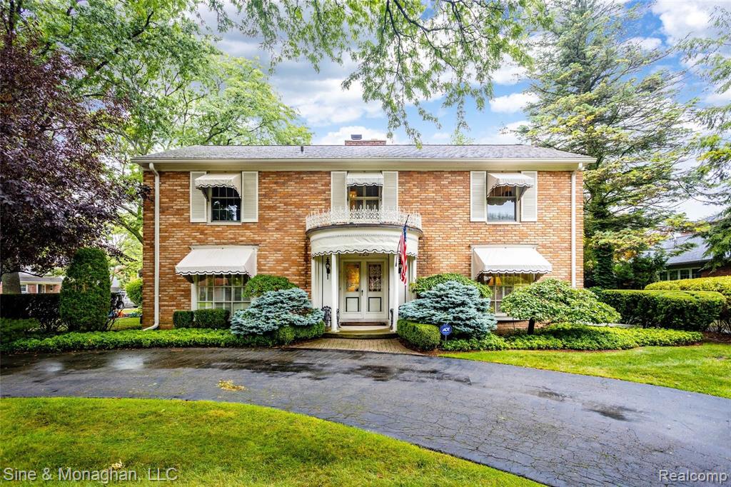 523 Thorntree Road Grosse Pointe Woods, MI 48236 - Photo 1 of 59