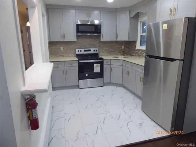 $3,500 | Undisclosed Address, Bay Shore, NY 11706