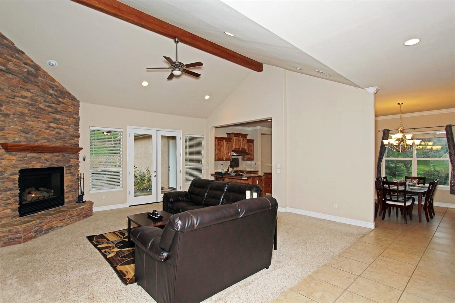 20121 Nicholas Road Clovis, CA 93619 - Photo 3 of 10 Gallery Image 3