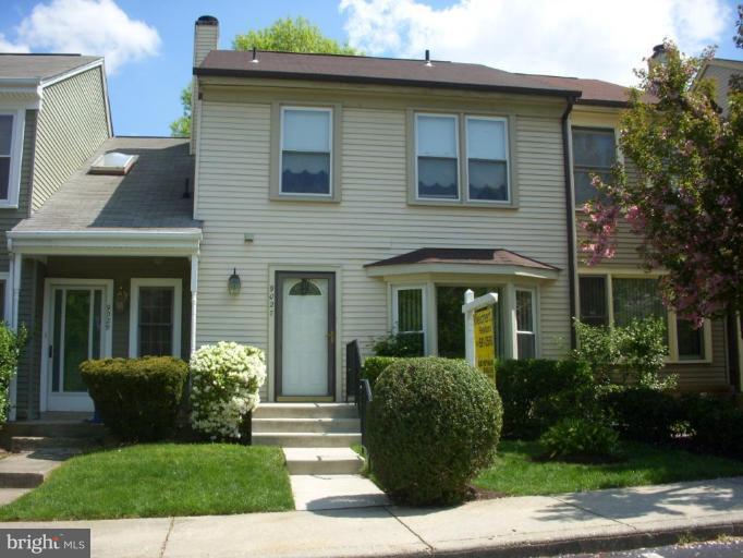 STRIKING PICTURE WINDOW SETS THIS ONE APART!