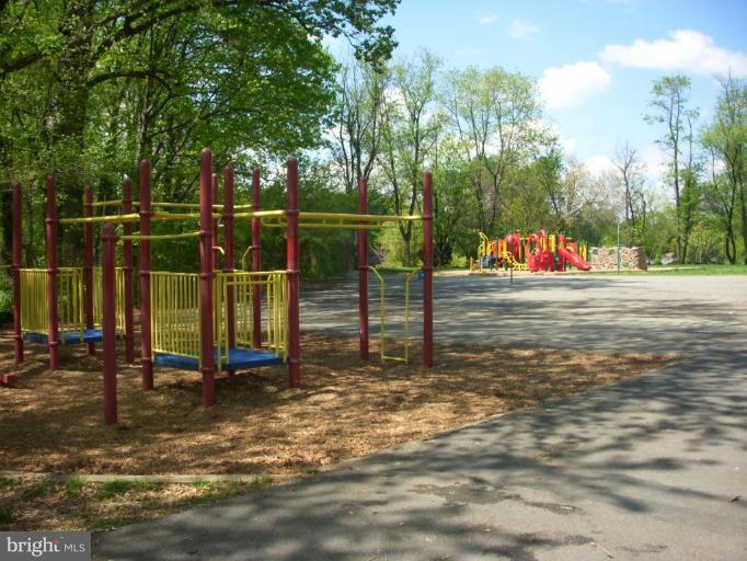 9027 Saffron Lane Silver Spring, MD 20901 - Photo 4 of 30 JUST DOWN THE STREET, A SAFE PLACE TO PLAY!