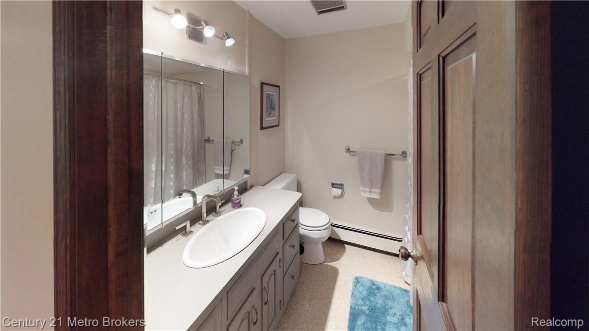 9300 Lahring Road Gaines, MI 48436 - Photo 40 of 84 wZC5NN9Pysy - Bathroom(3).jpg