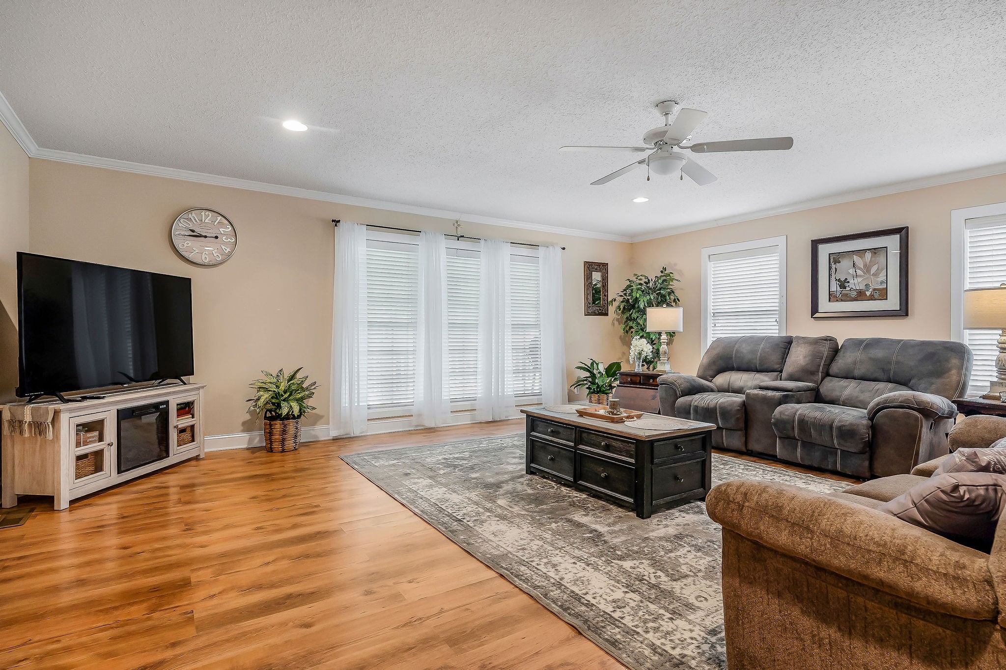 341 Pumpkin Hollow Road Liberty, TN 37095 - Photo 12 of 52 a living room with furniture and a flat screen tv