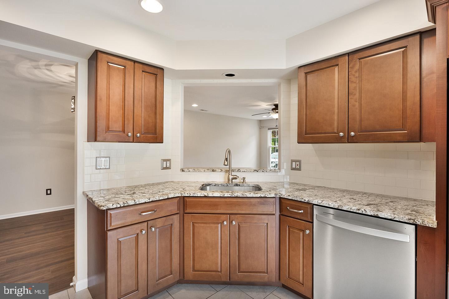 501 Oliphant Lane Mount Laurel, NJ 08054 - Photo 13 of 36