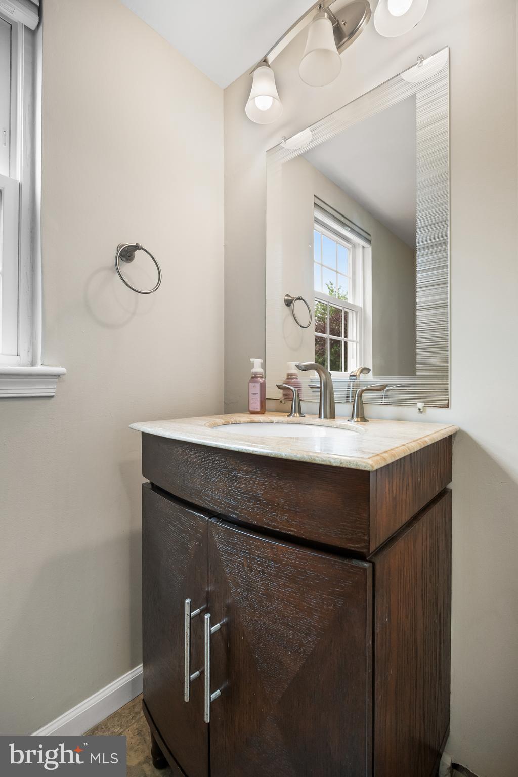 501 Oliphant Lane Mount Laurel, NJ 08054 - Photo 15 of 36