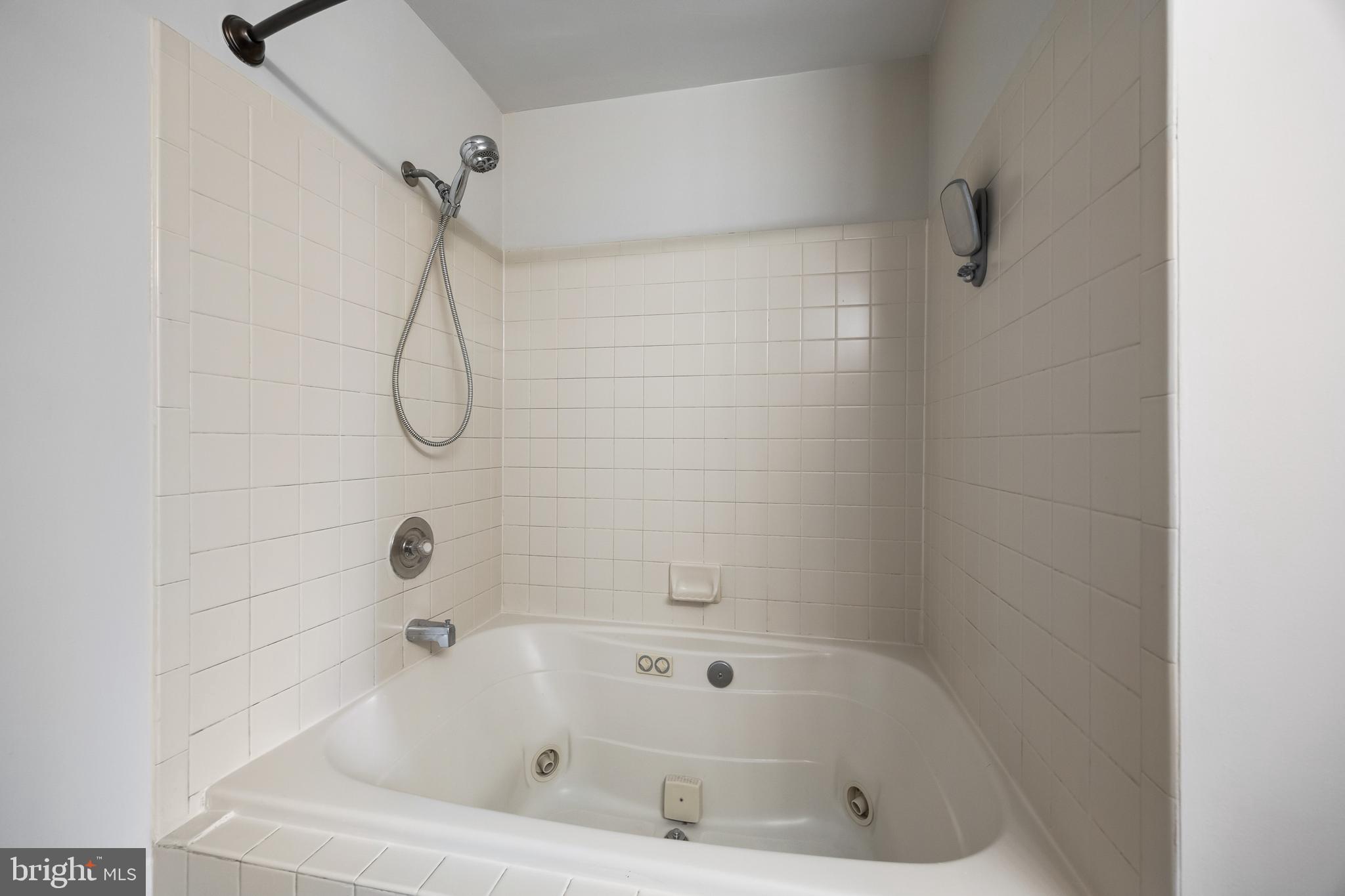 501 Oliphant Lane Mount Laurel, NJ 08054 - Photo 19 of 36