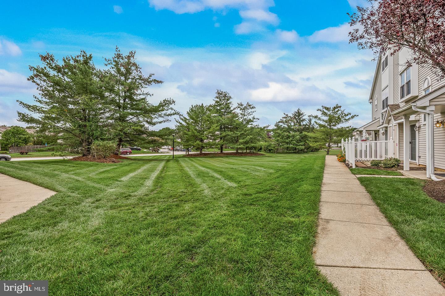 501 Oliphant Lane Mount Laurel, NJ 08054 - Photo 3 of 36