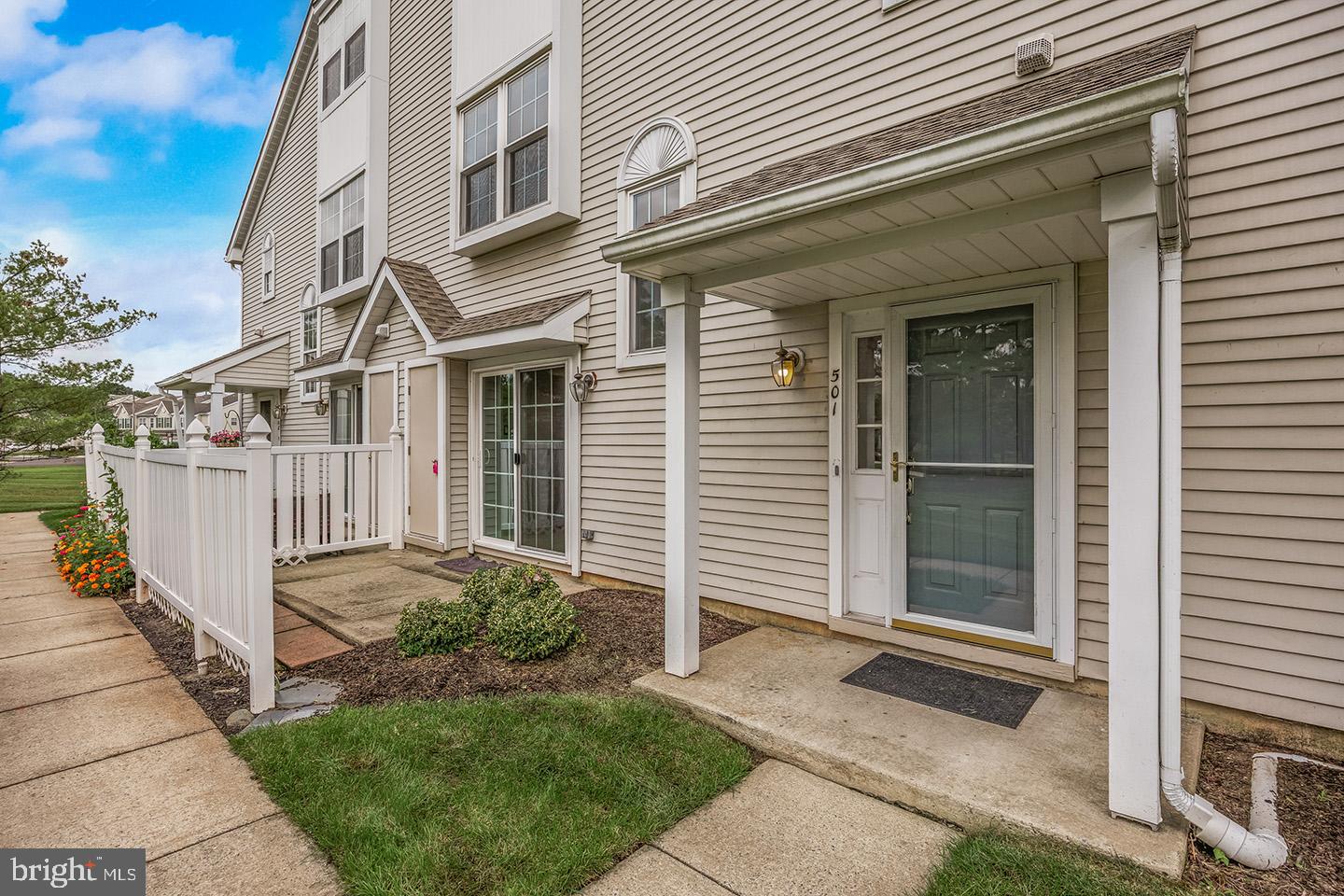 501 Oliphant Lane Mount Laurel, NJ 08054 - Photo 4 of 36