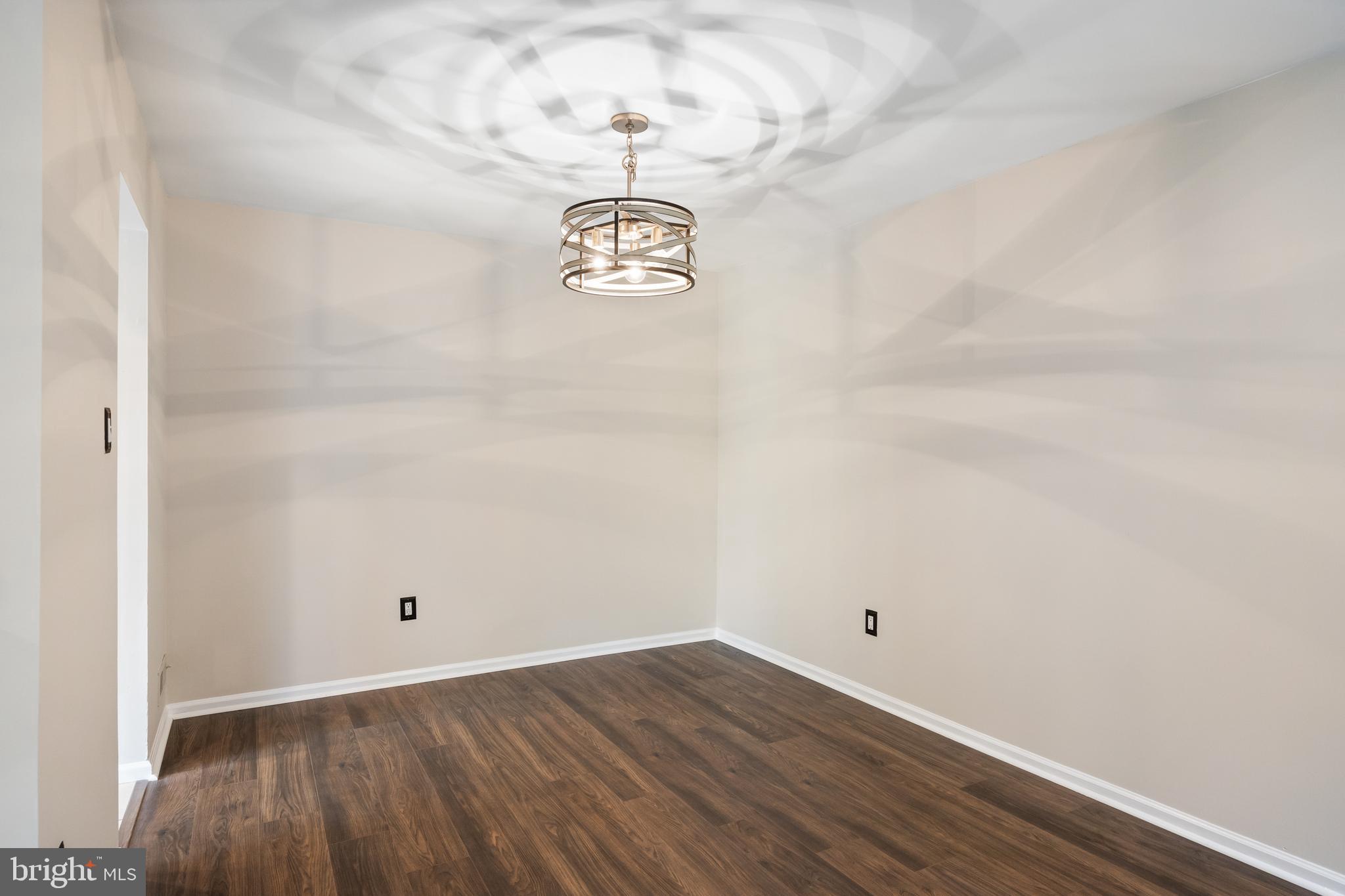 501 Oliphant Lane Mount Laurel, NJ 08054 - Photo 10 of 36