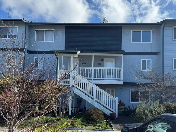 $339,000 | 8823 Holly Drive, Unit H204, Everett, WA 98208