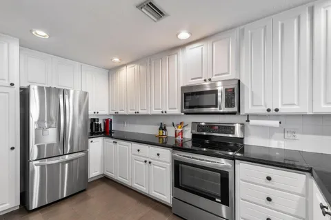 $650,000 | 4050 Parkside Drive, Jupiter, FL 33458