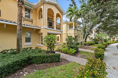 $650,000 | 4050 Parkside Drive, Jupiter, FL 33458