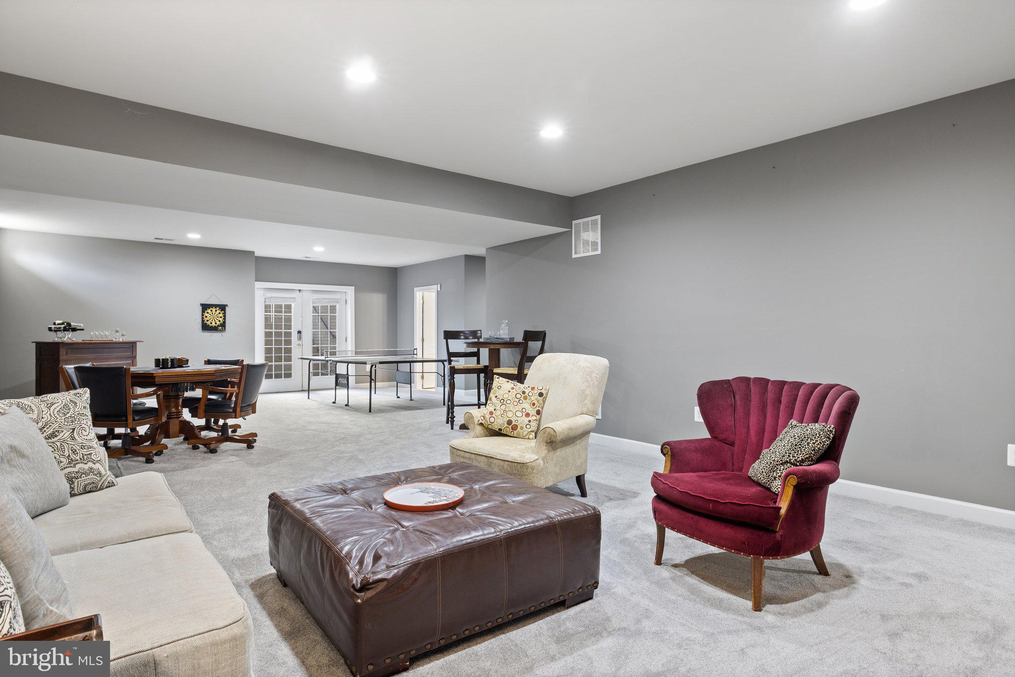 42624 Emperor Ashburn, VA 20148 - Photo 37 of 56 a living room with furniture