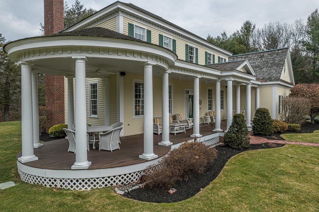 5 Rose Lane Boxford, MA 01921 - Photo 4 of 8 a front view of a house