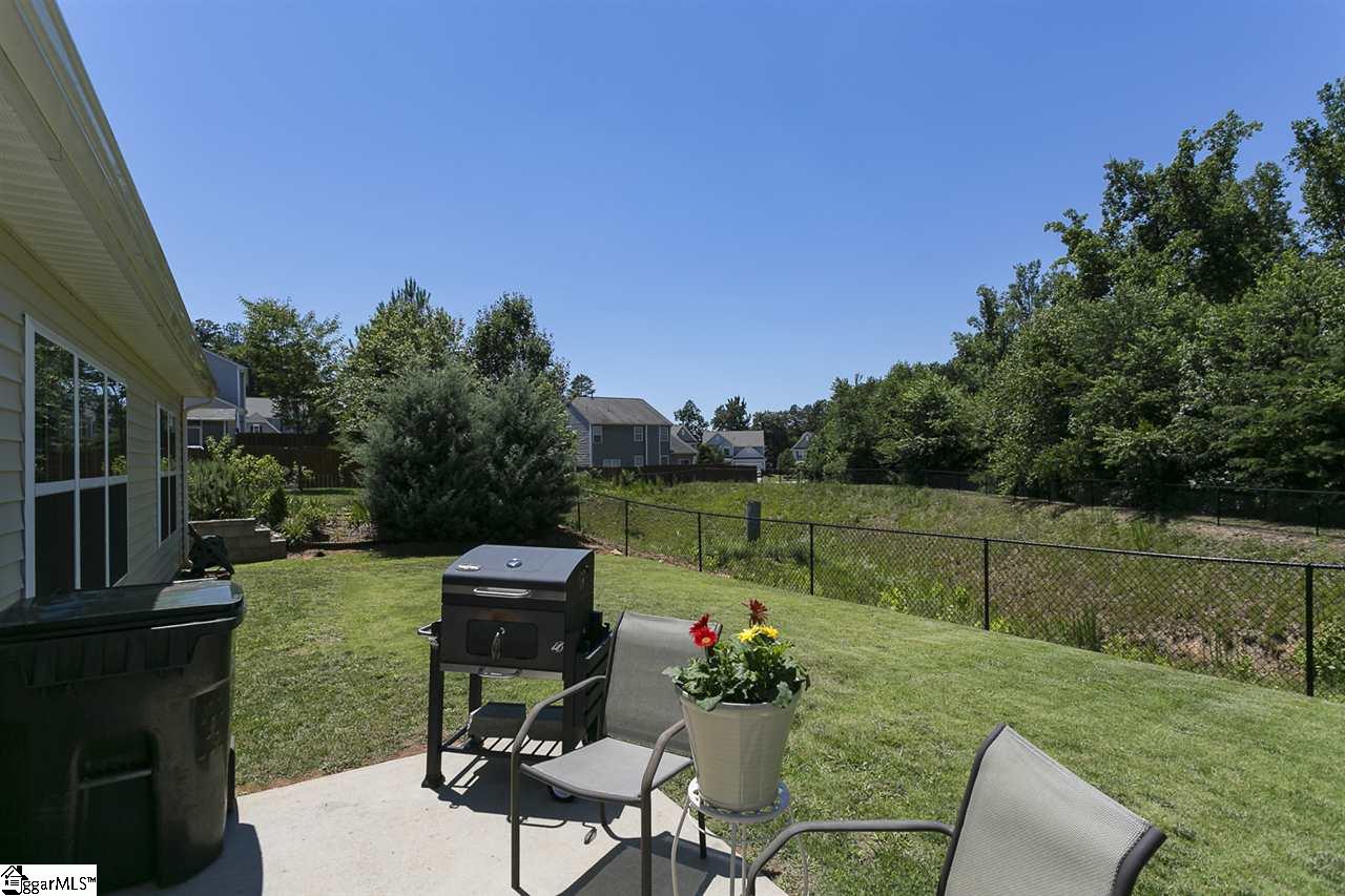202 Knoll Ridge Drive Greer, SC 29650 - Photo 3 of 27 Gallery Image 3