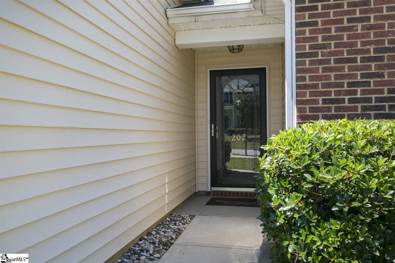 202 Knoll Ridge Drive Greer, SC 29650 - Photo 8 of 27 Gallery Image 8