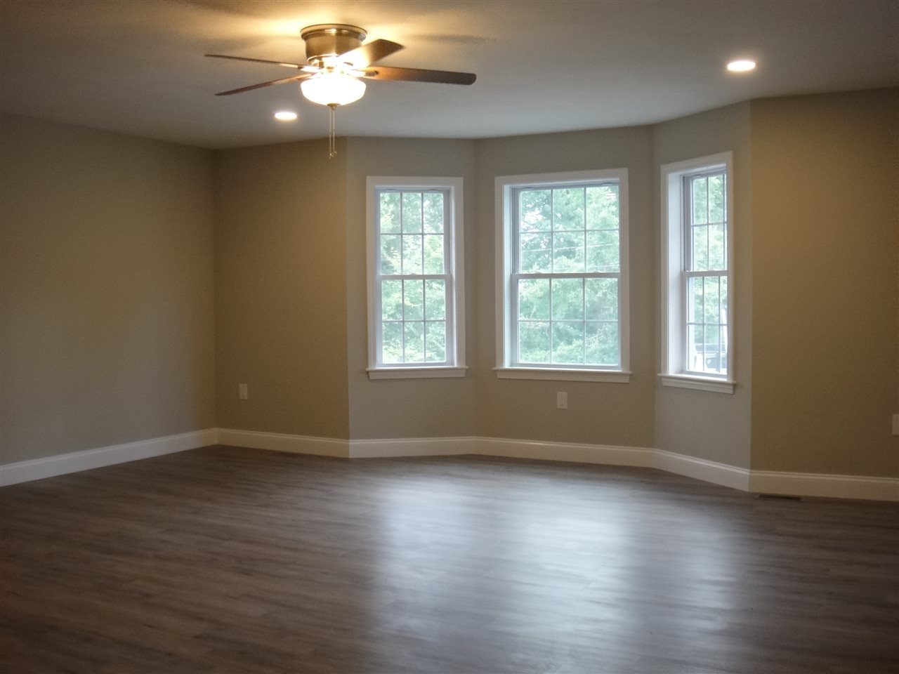 3 Weymouth Road, Unit B Londonderry, NH 03053 - Photo 12 of 16 Gallery Image 12