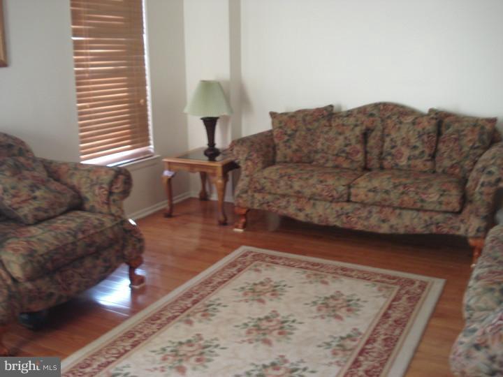 173 Rennard Street Philadelphia, PA 19116 - Photo 1 of 14 Gallery Image 1