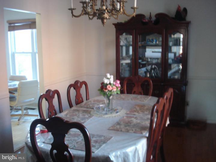 173 Rennard Street Philadelphia, PA 19116 - Photo 4 of 14 Gallery Image 4