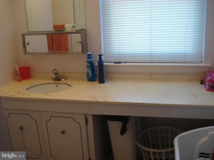 173 Rennard Street Philadelphia, PA 19116 - Photo 6 of 14 Gallery Image 6
