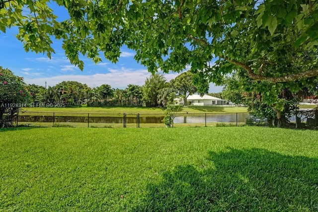 $5,500 | 4104 Larch Avenue, Palm Beach Gardens, FL 33418