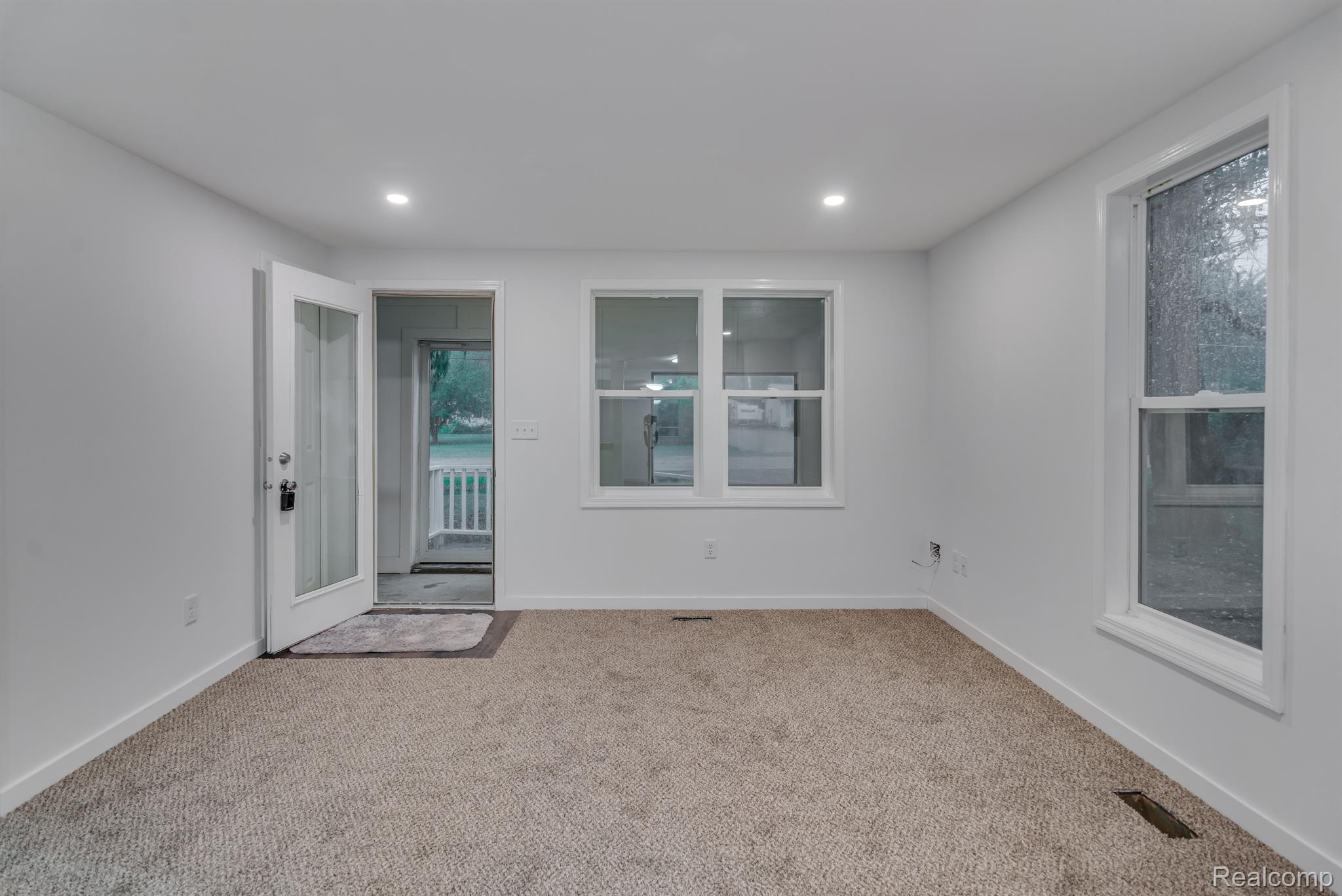 5069 East Frances Road Mount Morris, MI 48458 - Photo 2 of 28