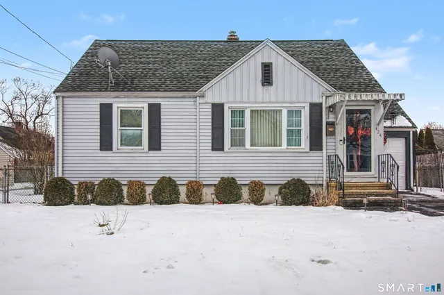 $329,000 | 424 Circular Avenue, Hamden, CT 06514