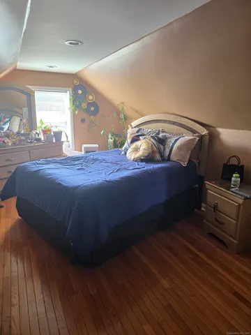 $329,000 | 424 Circular Avenue, Hamden, CT 06514