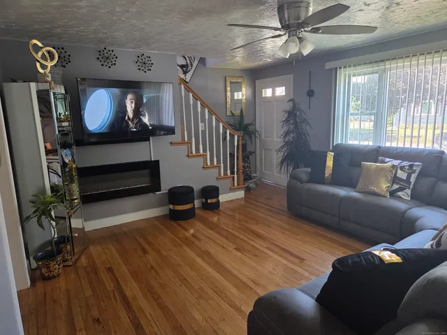 $329,000 | 424 Circular Avenue, Hamden, CT 06514