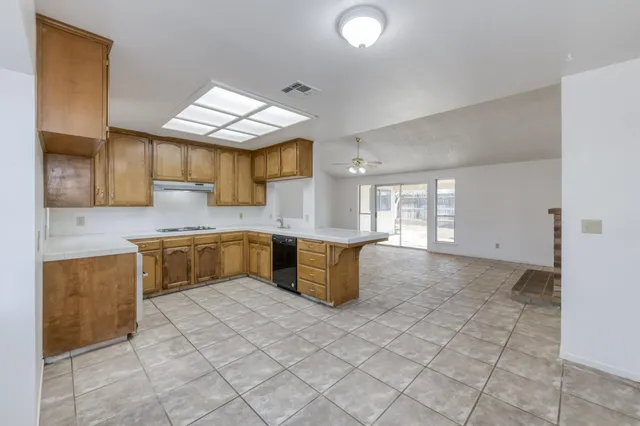 $370,000 | 6312 North Delbert Avenue, Fresno, CA 93722