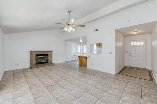 $370,000 | 6312 North Delbert Avenue, Fresno, CA 93722