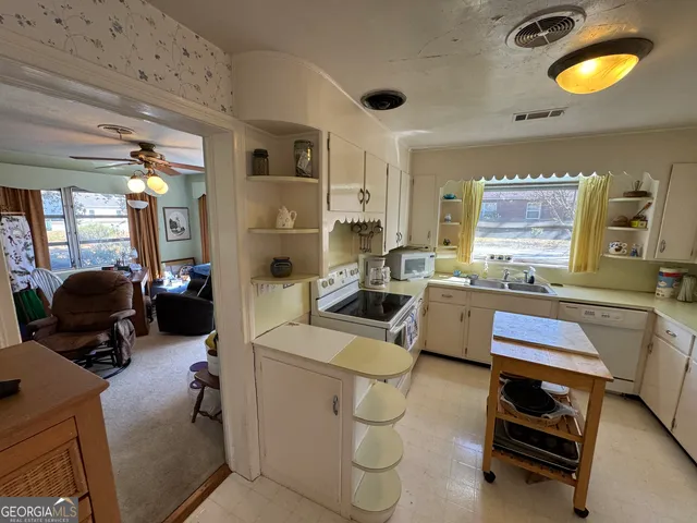 $288,000 | 465 Cedar Street, Metter, GA 30439