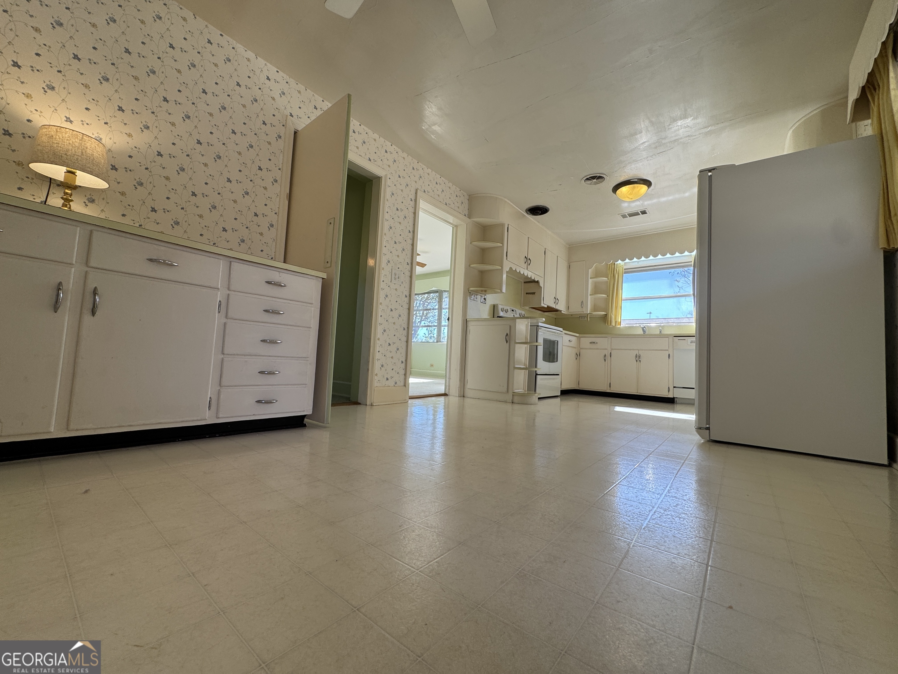 465 Cedar Street Metter, GA 30439 - Photo 5 of 47