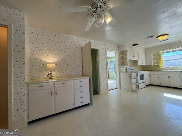 $234,500 | 465 Cedar Street, Metter, GA 30439