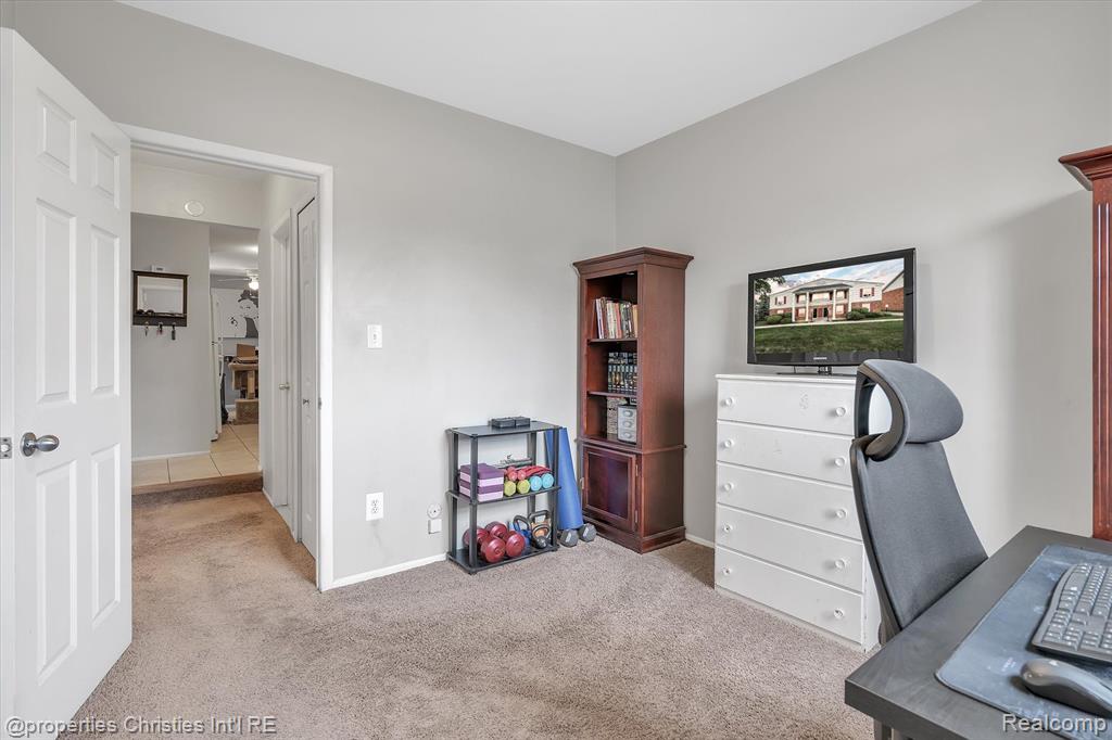 811 West Maple Road Clawson, MI 48017 - Photo 16 of 21